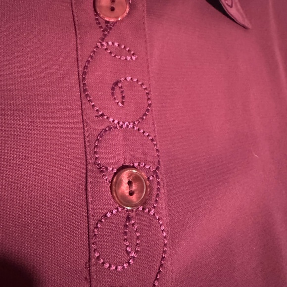 Sag Harbor Women's Fuschia front Button-Up Blouse Size Small 100% Polyester - Picture 12 of 13